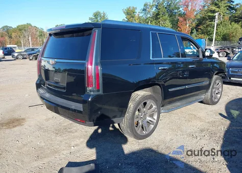 2017 Cadillac Escalade Luxury z USA, uszkodzony, nr VIN 1GYS4BKJ7HR351133